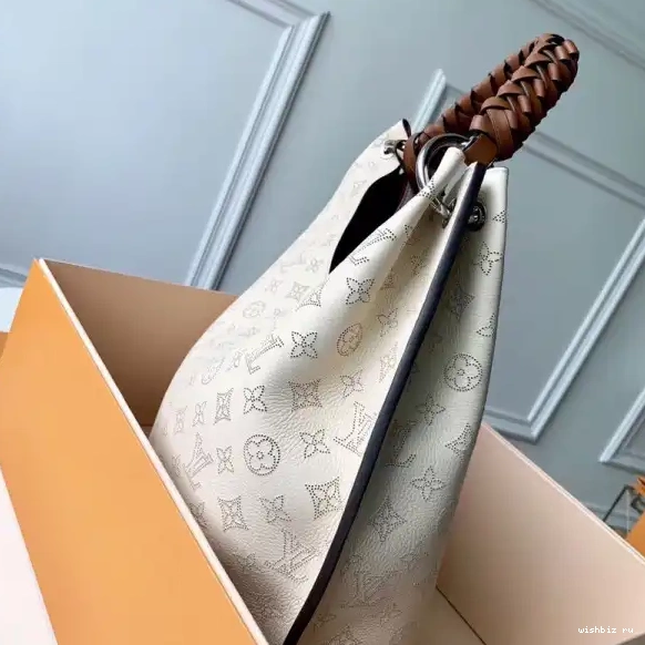 WIS VUITTON CARMEL LOUIS 0514